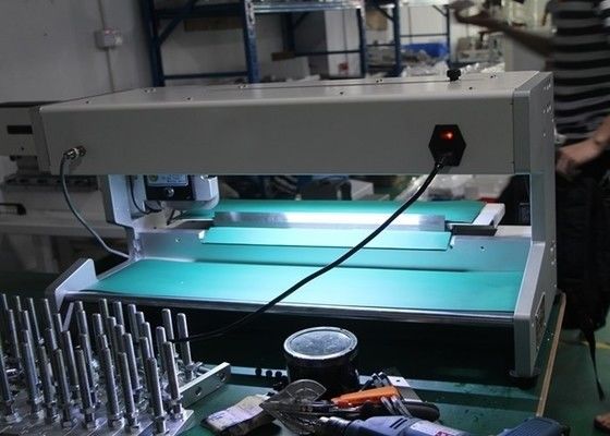 Καλή τιμή. Εξοπλισμός διαχωρισμού πλακών PCB από ανοξείδωτο χάλυβα μήκος κοπής 400 mm φως LED εξοπλισμένο με λεπίδα κινητής διαχωρίστριας PCB HS-203 σε απευθείας σύνδεση
